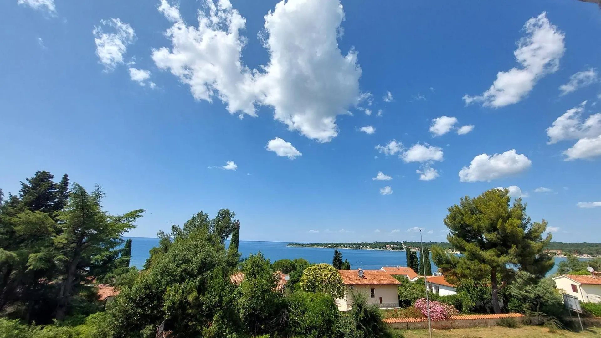 Apartments Henc Novigrad  Croatia