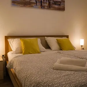 Peaceful & Sunny Apartman Trogir